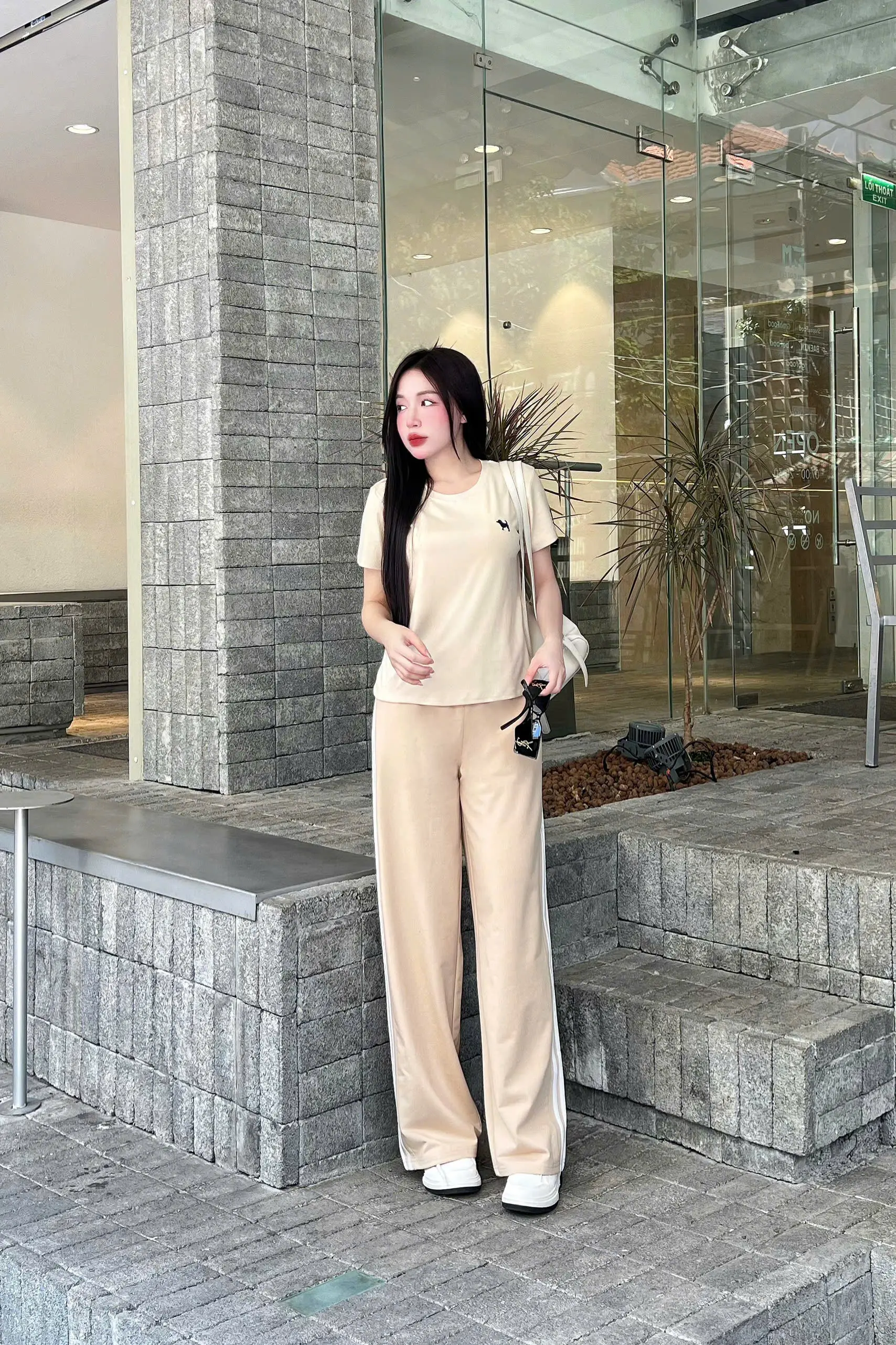 SET DÀI THỂ THAO ÁO RIP LỤA THÊU CÚN QUẦN DÀI ỐNG SUÔNG KHÁNH LA